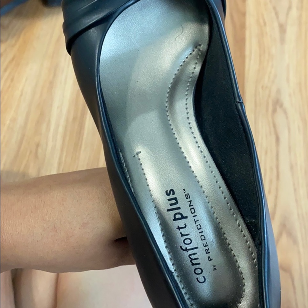 Professional Comfortable Black Closed Toe Heels - image 4